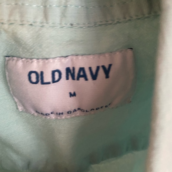 Men’s Old Navy Short Sleeve Button Down - Picture 2 of 2